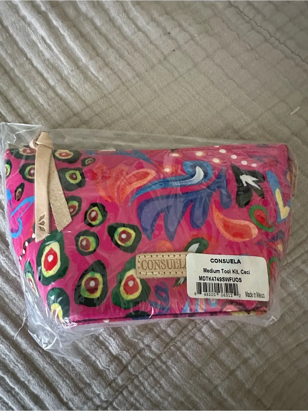 Consuela vibrant cosmetic